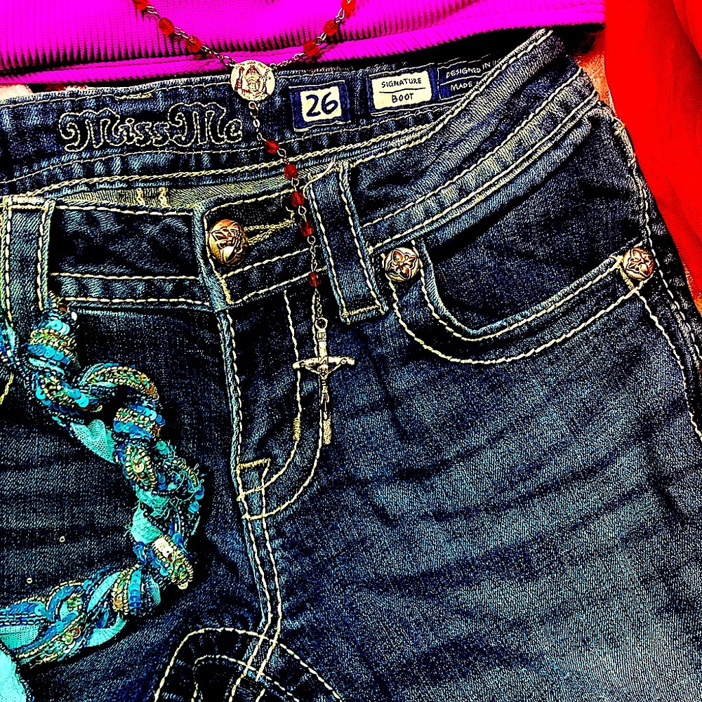 MissMe lady’s jeans size 26 boot cut message me for more details if interested